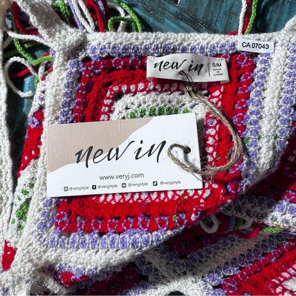 New In Cropped Crochet Knit Granny Square Crop Top Fringe Size Small Medium NWT - Picture 4 of 8